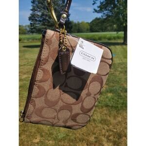 COACH Wristlet - NEW - F49174 - Top Zip - Signature Canvas Brown - Gold & Brown
